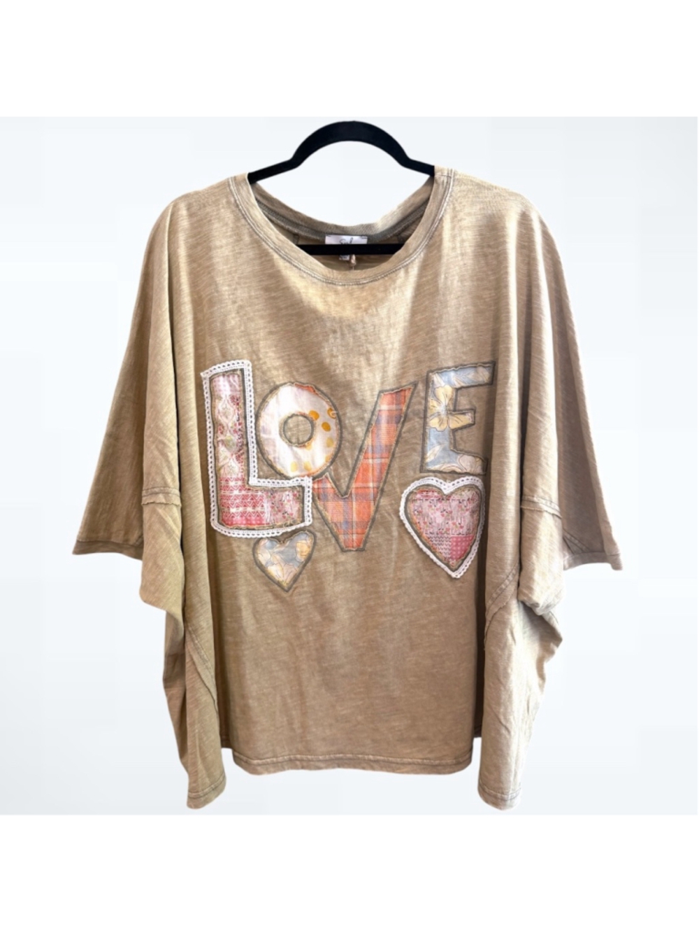 Easel Oversized LOVE Patchwork Top in Faded Green Size S